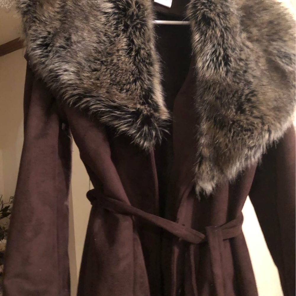 Elegant Brown Coat with Faux Fur Collar